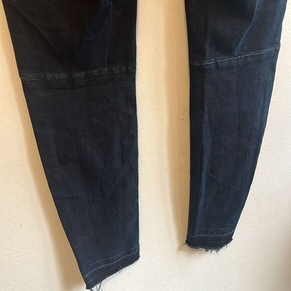 EXCELLENT PREOWNED CONDITION SIZE 29 WE THE FREE FRAYED HEM SKINNY BLACK JEANS - Picture 13 of 15